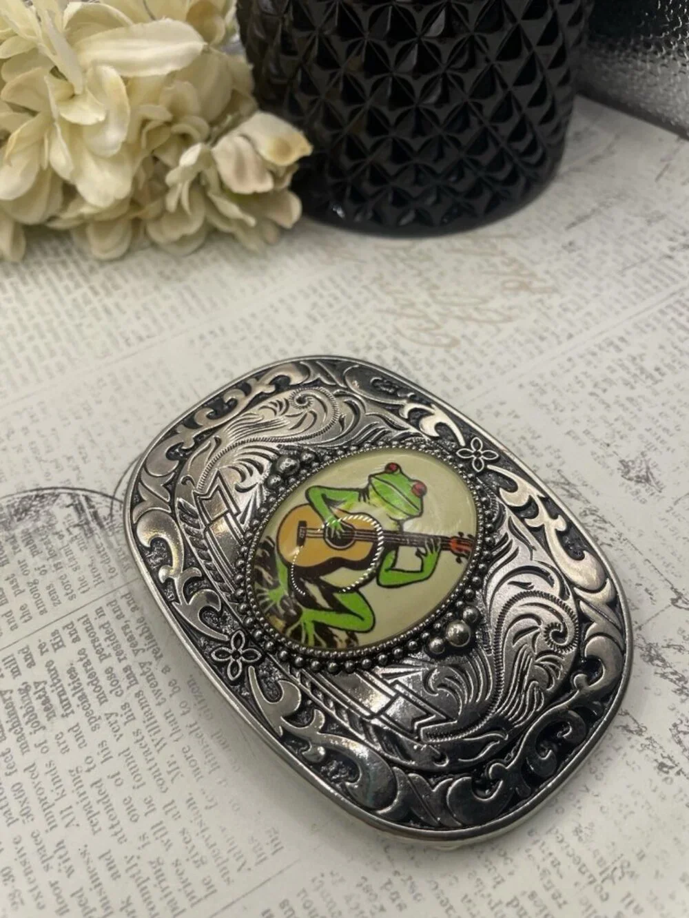 Unbranded frog guitar